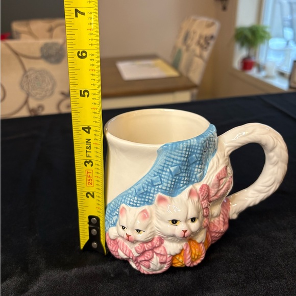 Vintage PMC 3D Sculptured White Kittens Mug Playing With Yarn - Picture 6 of 7